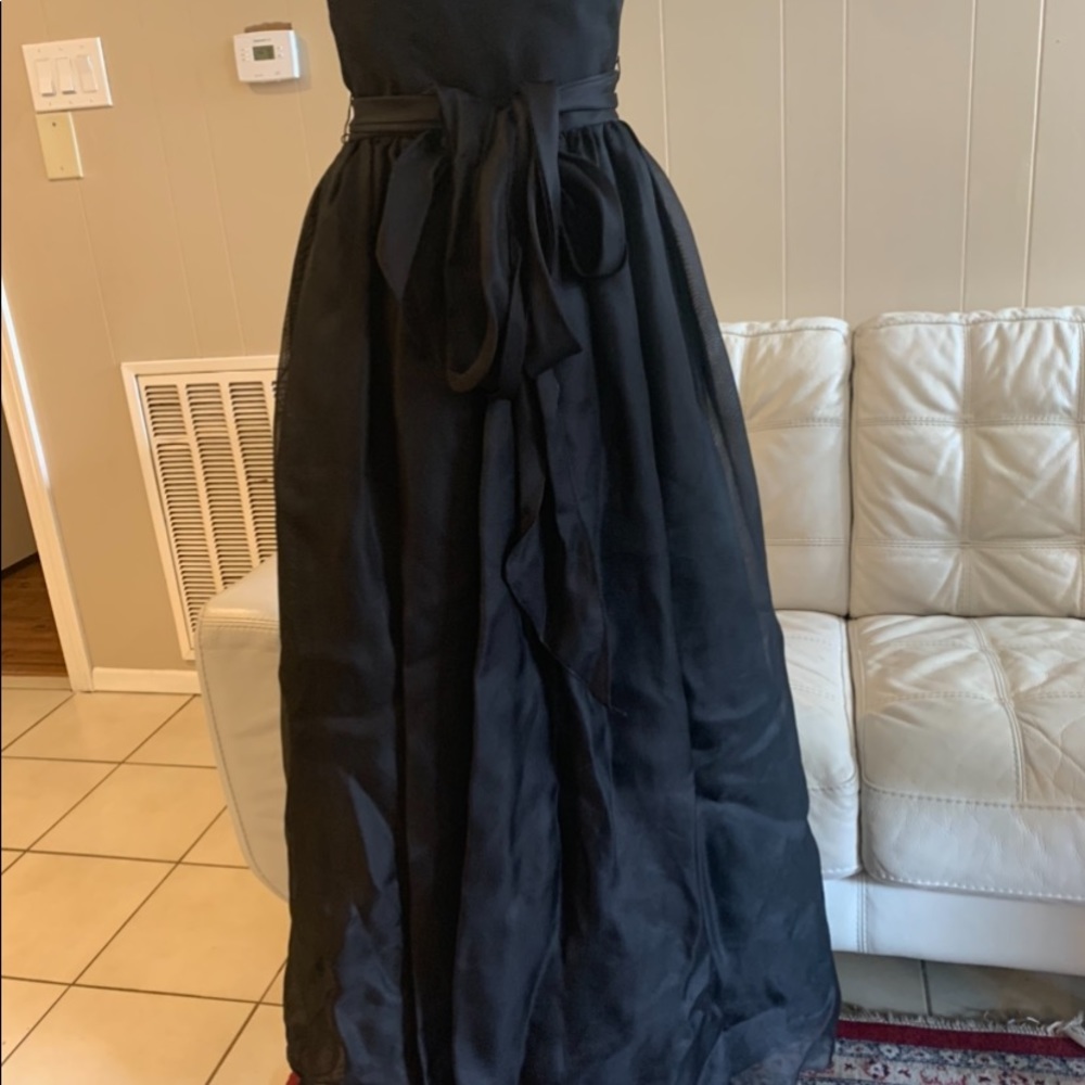 1
Ellen Tracy
Formal Dress
Size: US 6 (M) Length: Long